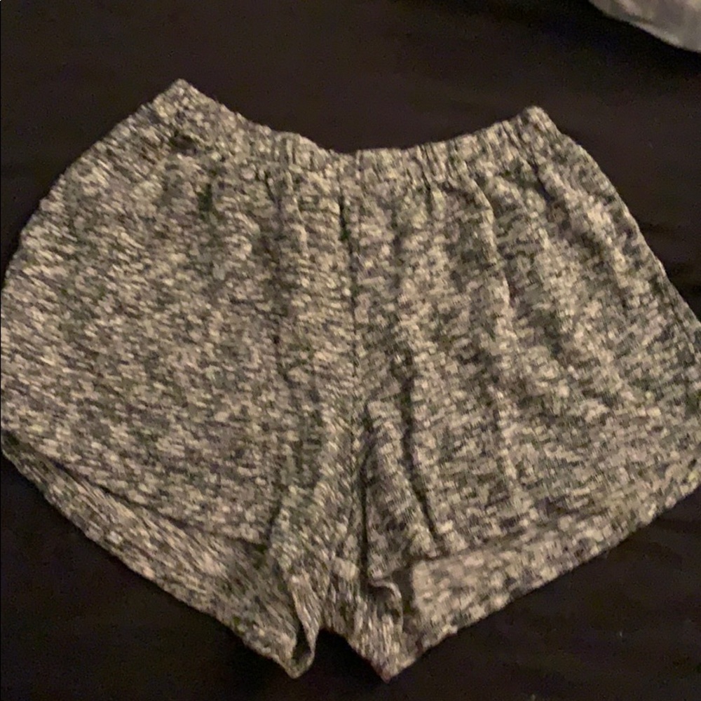 brandy melville one size fits all shorts